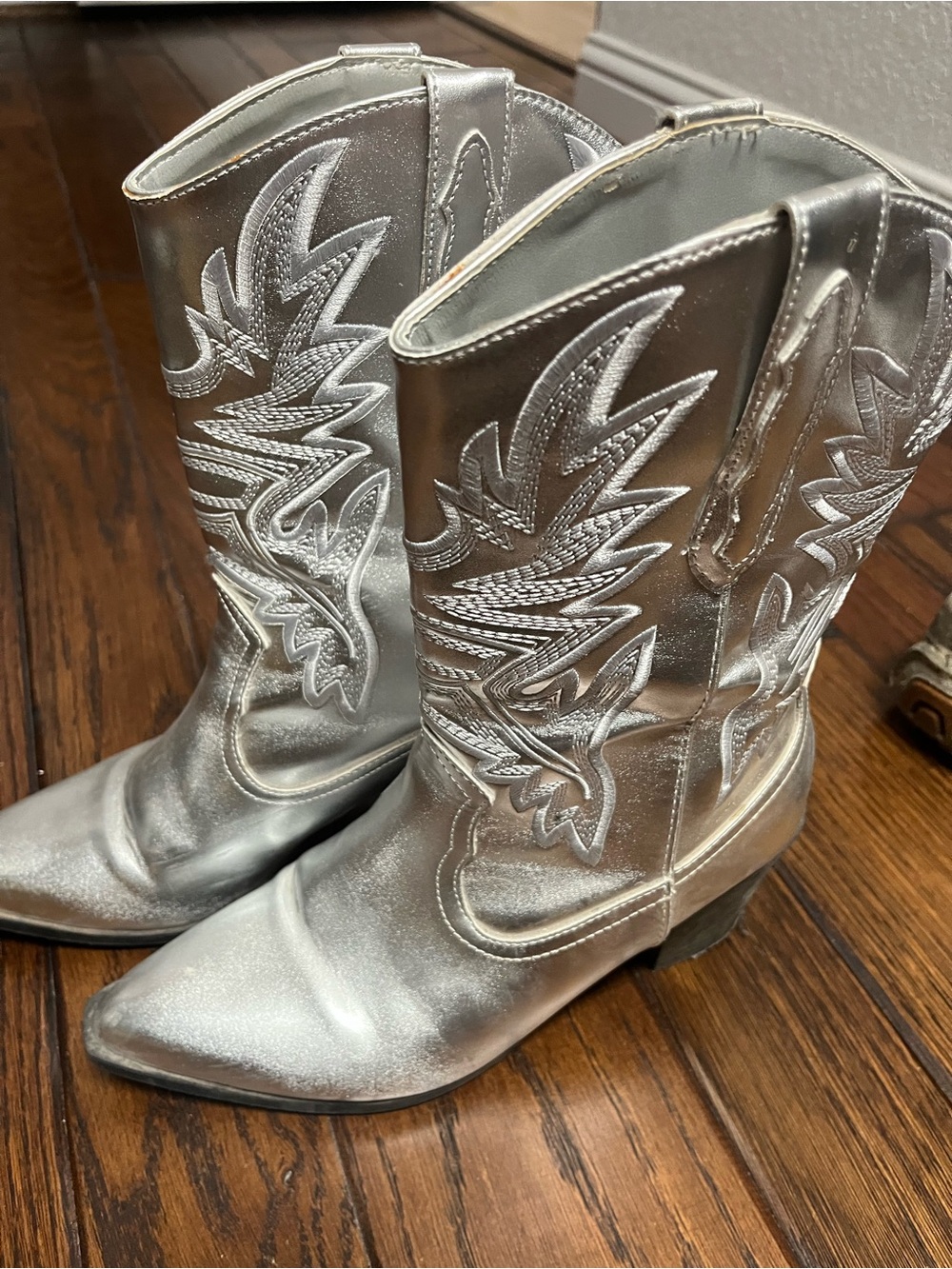 Forever 21 Silver Metallic Western Embroidered Boots